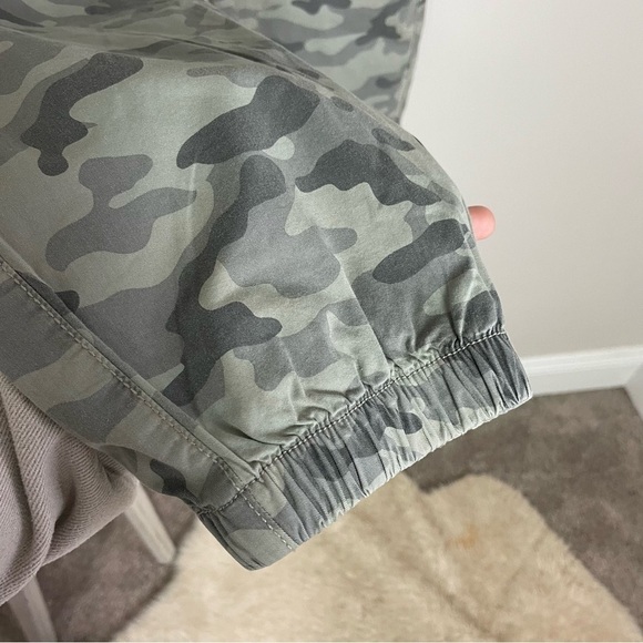 [American Eagle] Camo Print Elastic Waist Cargo Jogger Pants Edgy Casual Trendy - Picture 4 of 11
